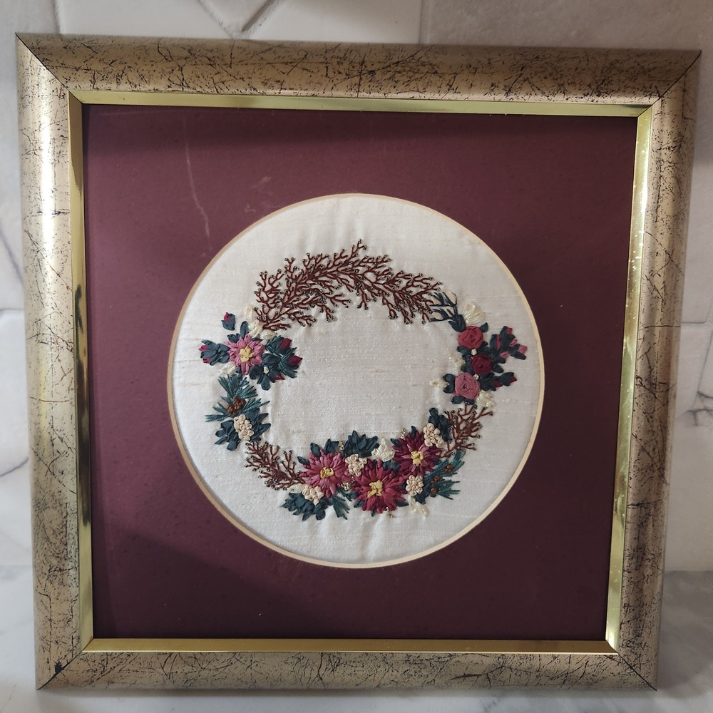 Framed Ribbon Embroidery Wreath Floral Garden Art Wall Decor old‎ world